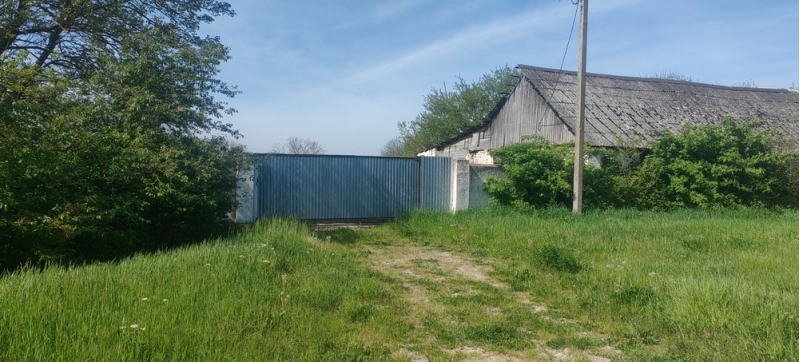 Продам земельный участок с производственными зданиями